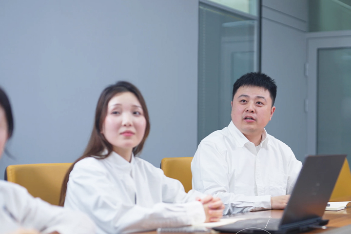 研发团队
技术创新的引擎