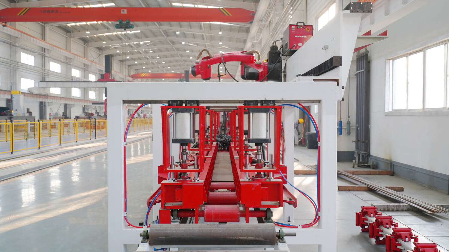 方管衬板焊接机